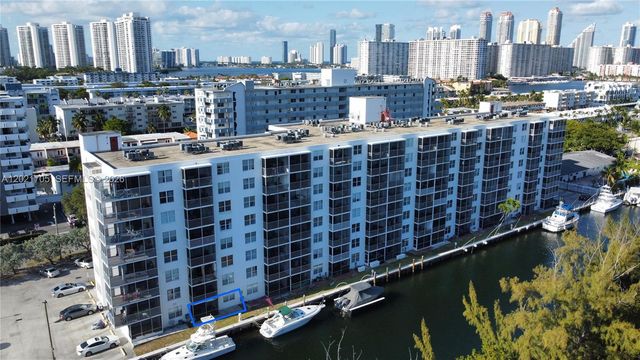 3660 NE 166th St 414, North Miami Beach, FL 33160