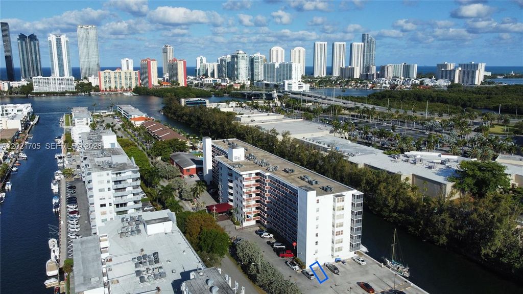 3660 NE 166th St 414, North Miami Beach, FL 33160