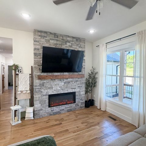 690 Laredo Drive, London, KY 40741