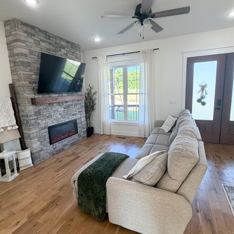 690 Laredo Drive, London, KY 40741