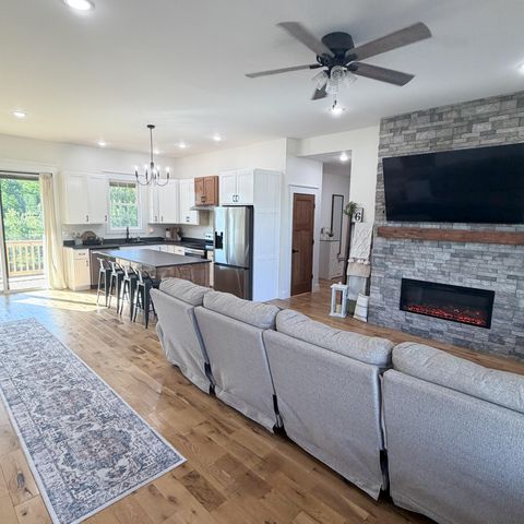690 Laredo Drive, London, KY 40741