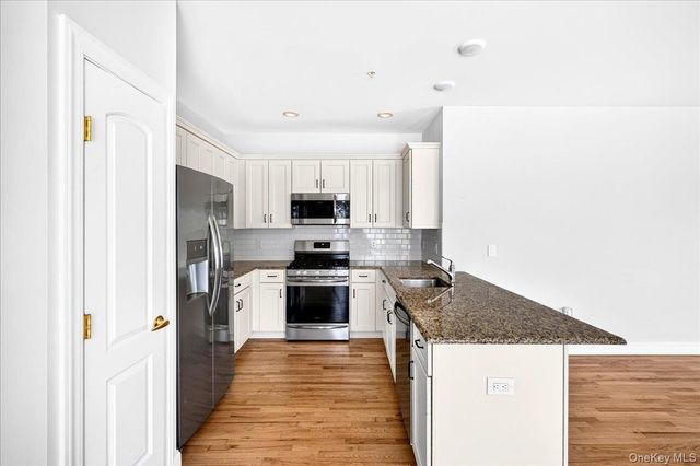 61 Avery Drive N, Center Moriches, NY 11934