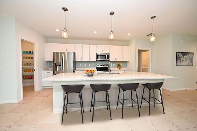 2028 ROSEWOOD CIRCLE, Lakeland, FL 33810