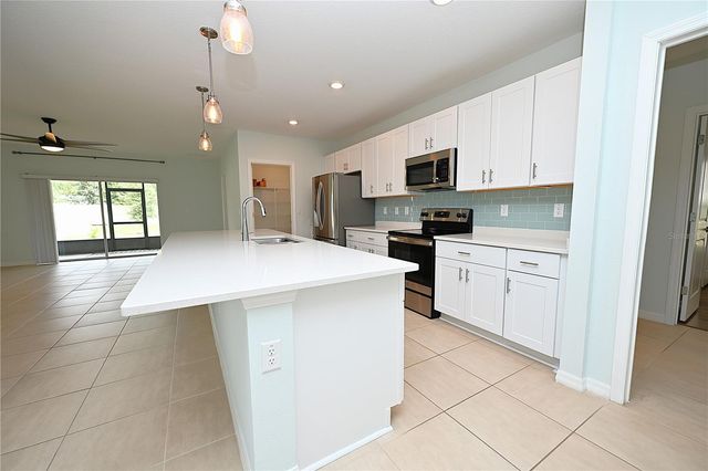 2028 ROSEWOOD CIRCLE, Lakeland, FL 33810