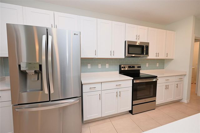 2028 ROSEWOOD CIRCLE, Lakeland, FL 33810