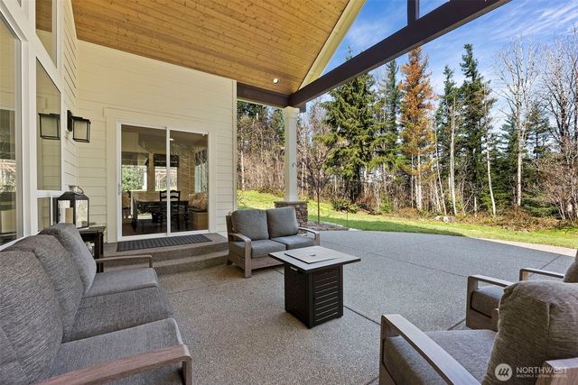 31408 SE Retreat Kanaskat Road, Ravensdale, WA 98051