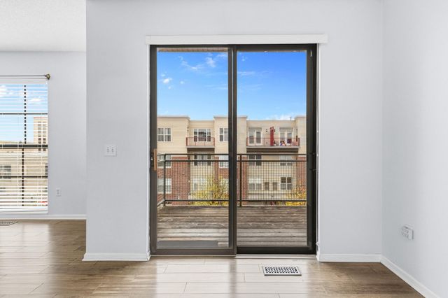 2566 Ellis Avenue 405, Saint Paul, MN 55114