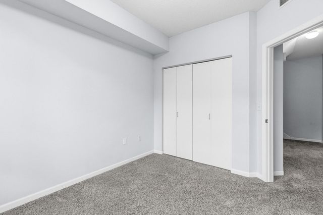 2566 Ellis Avenue 405, Saint Paul, MN 55114