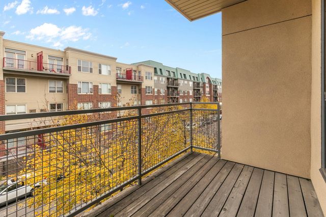 2566 Ellis Avenue 405, Saint Paul, MN 55114