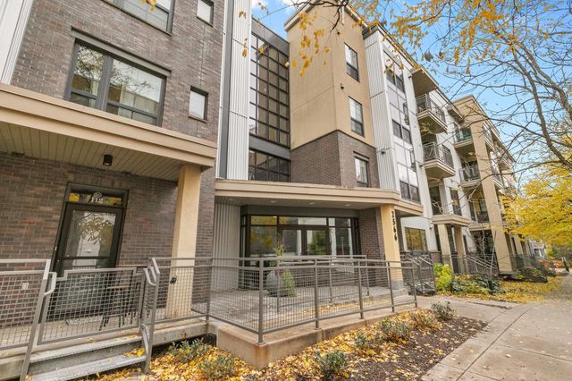 2566 Ellis Avenue 405, Saint Paul, MN 55114