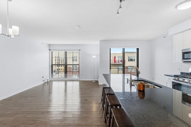 2566 Ellis Avenue 405, Saint Paul, MN 55114