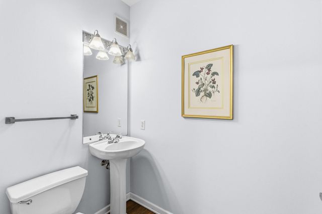 2566 Ellis Avenue 405, Saint Paul, MN 55114