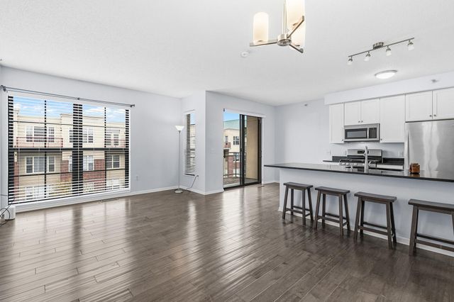 2566 Ellis Avenue 405, Saint Paul, MN 55114