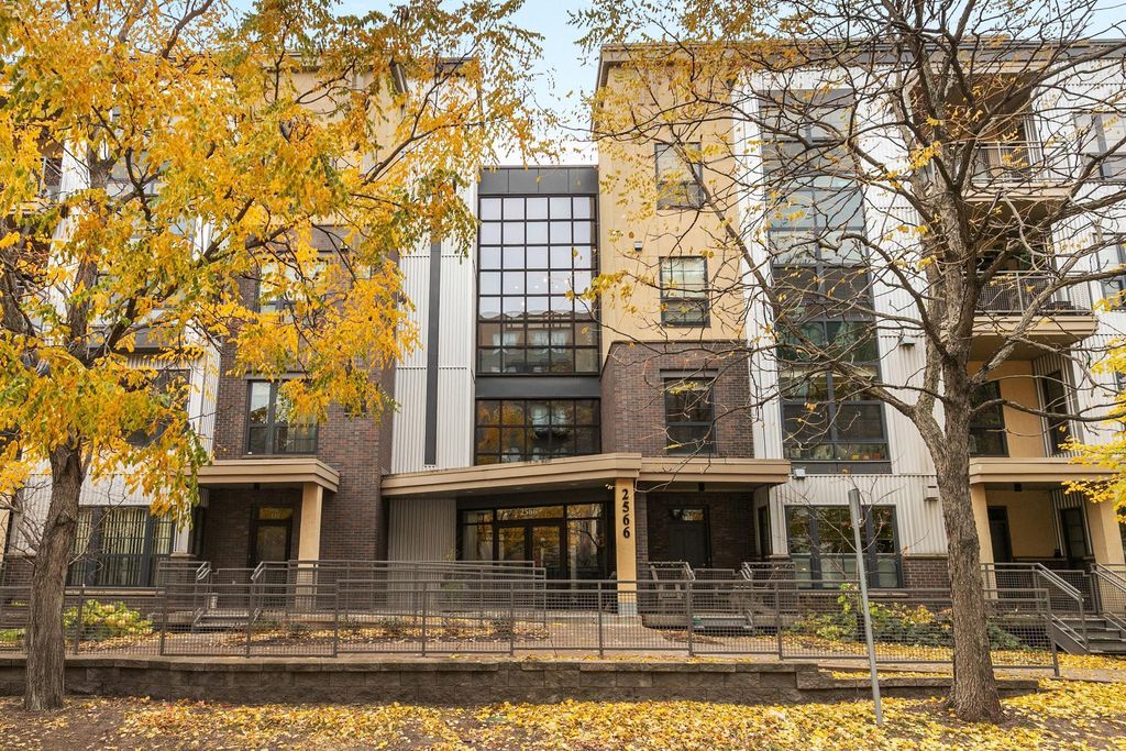 2566 Ellis Avenue 405, Saint Paul, MN 55114