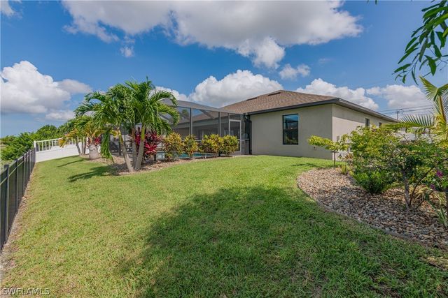 910 SW 12th TER, Cape Coral, FL 33991