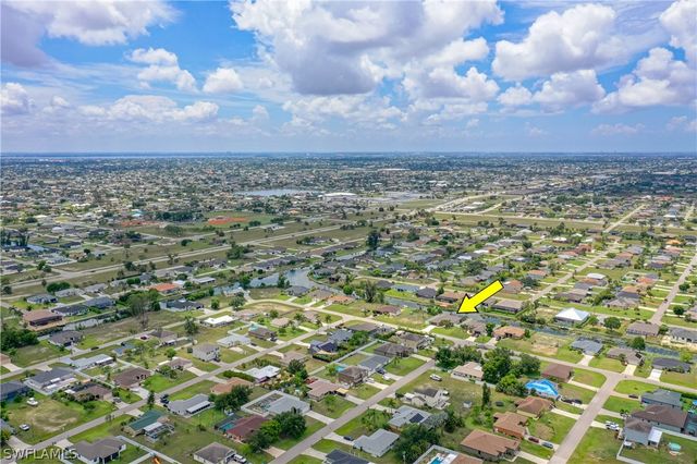 910 SW 12th TER, Cape Coral, FL 33991