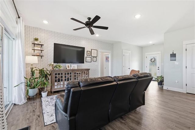 2532 Elm Street, Eudora, KS 66025