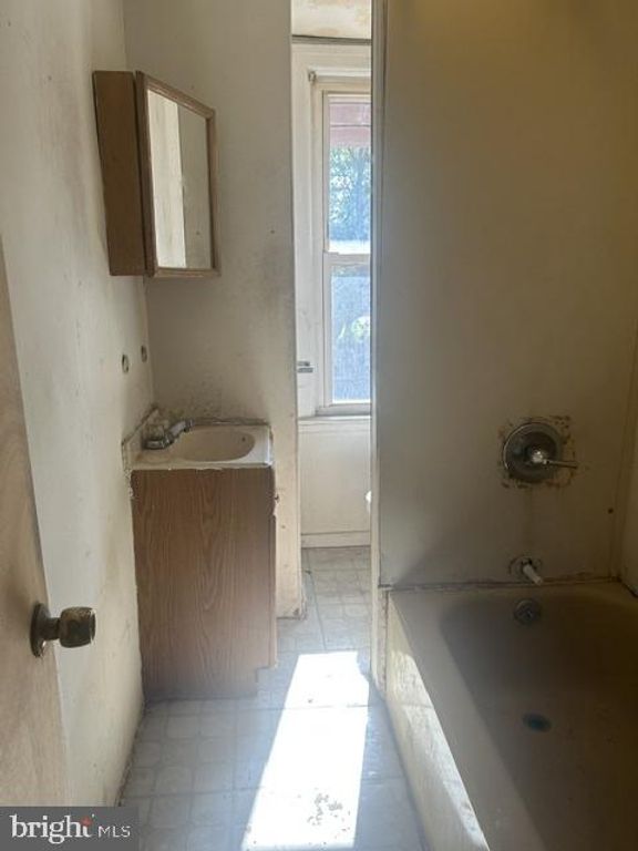 427 CLEVELAND AVE, TRENTON, NJ 08629 — photo 4