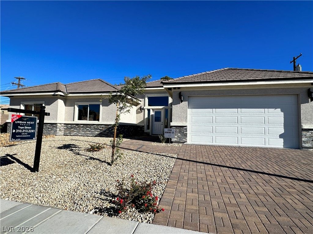 2590 Bonano Court, Las Vegas, NV 89108