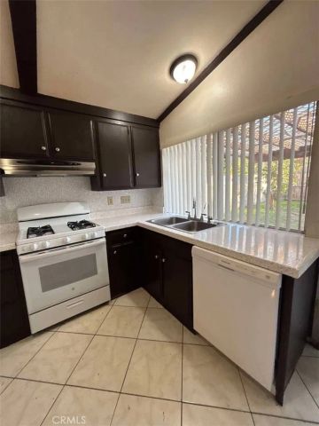 994 E Gladwick, Carson, CA 90746