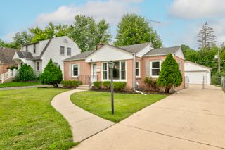 384 S Wolf Road, Des Plaines, IL 60016