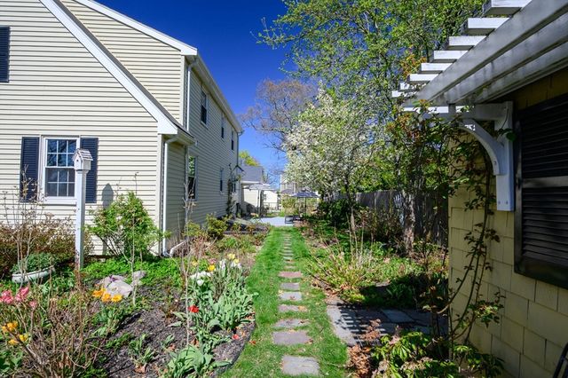 7 Arbutus Avenue, Braintree, MA 02184