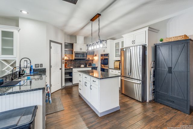 25867 LEWIS RANCH RD, New Braunfels, TX 78132