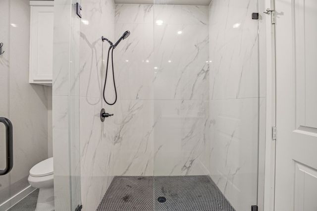 3829 Lands End Court, Granbury, TX 76048