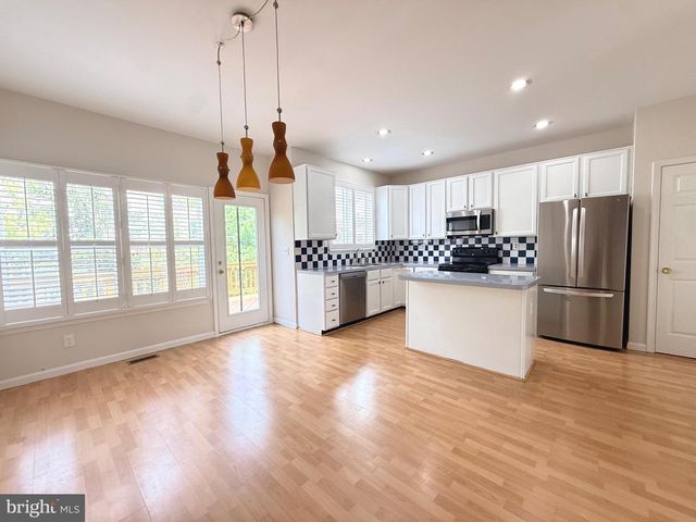 2525 JAMES MADISON CIR, Herndon, VA 20171