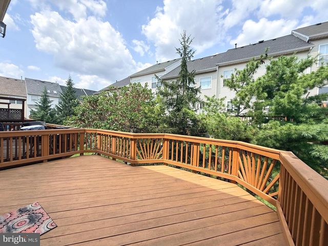 2525 JAMES MADISON CIR, Herndon, VA 20171