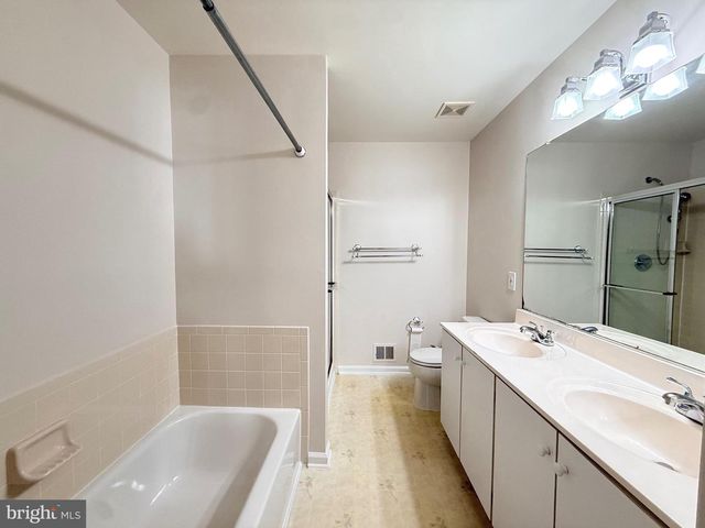 2525 JAMES MADISON CIR, Herndon, VA 20171