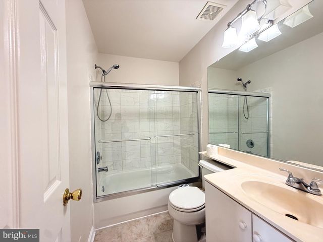 2525 JAMES MADISON CIR, Herndon, VA 20171