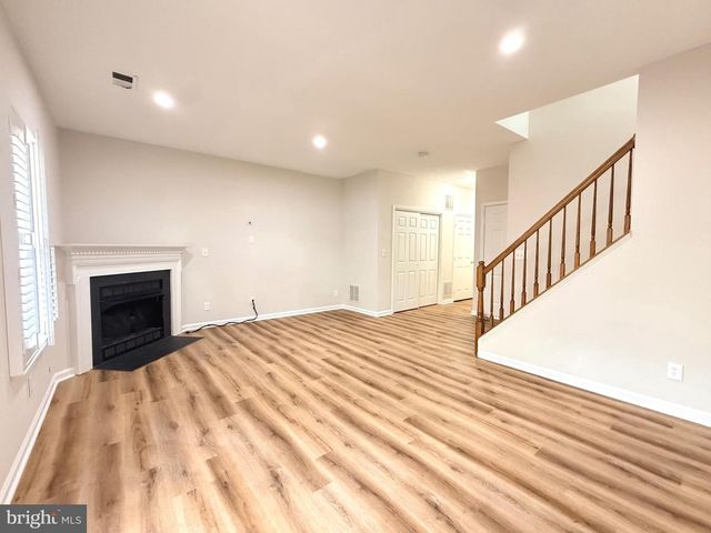2525 JAMES MADISON CIR, Herndon, VA 20171