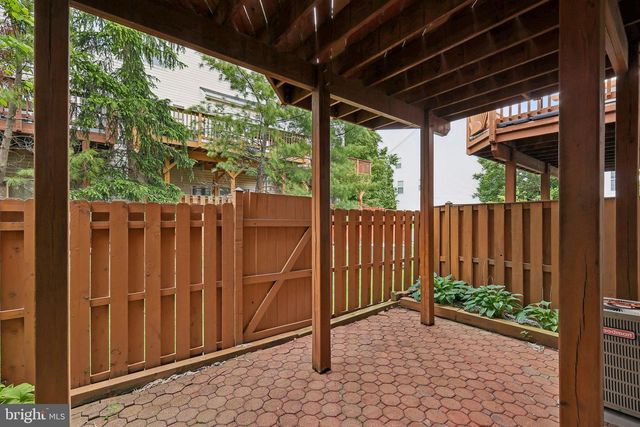 2525 JAMES MADISON CIR, Herndon, VA 20171