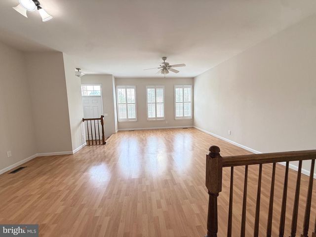 2525 JAMES MADISON CIR, Herndon, VA 20171