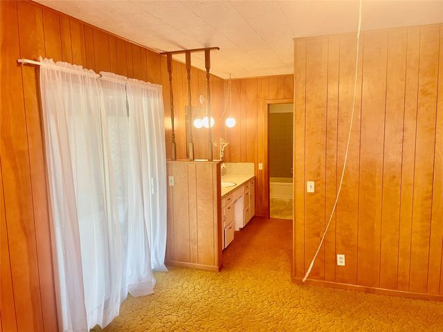 308 N Cotton Belt Avenue, Gustine, TX 76455