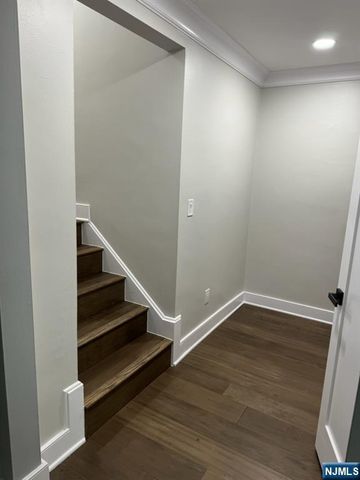 520 Broad Avenue 5, Englewood, NJ 07631