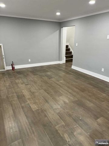520 Broad Avenue 5, Englewood, NJ 07631