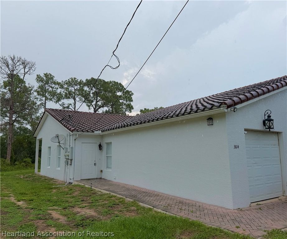 3814 Peugeot Street, Sebring, FL 33872