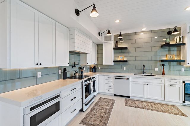 200 Waterway Road 105, Tequesta, FL 33469