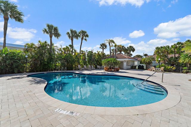 200 Waterway Road 105, Tequesta, FL 33469