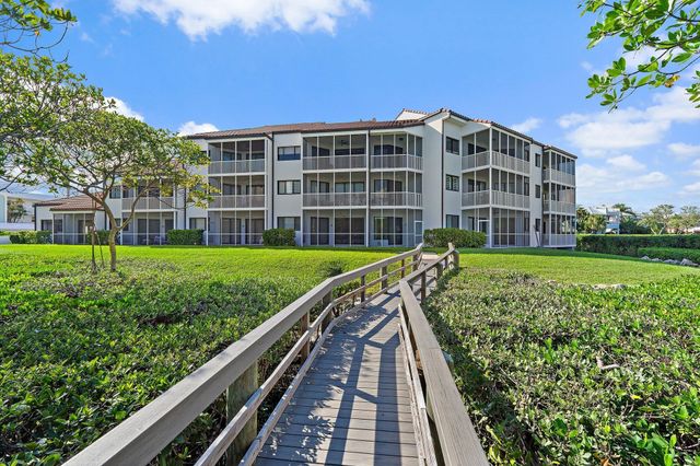 200 Waterway Road 105, Tequesta, FL 33469