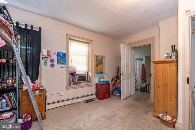 29 N MAIN ST, Richlandtown, PA 18955