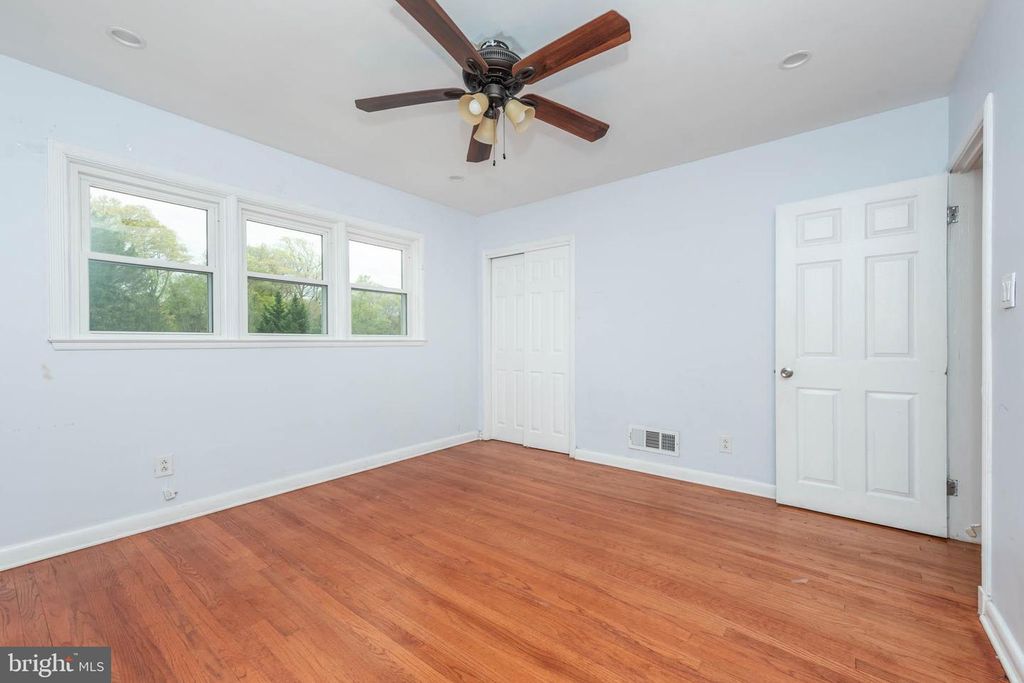 Image 11 of property listing at 6702 QUEENS FERRY RD, Baltimore, MD 21239