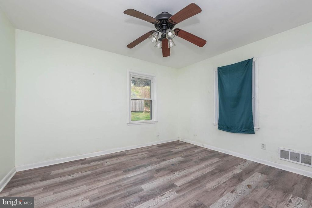 Image 14 of property listing at 6702 QUEENS FERRY RD, Baltimore, MD 21239