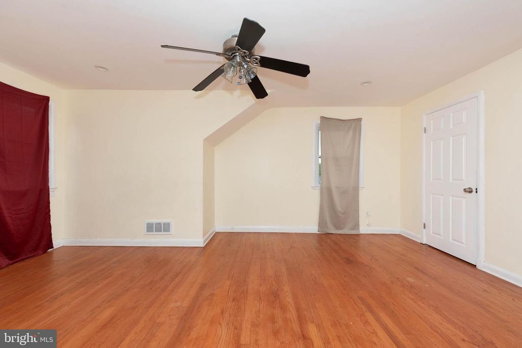 Image 16 of property listing at 6702 QUEENS FERRY RD, Baltimore, MD 21239