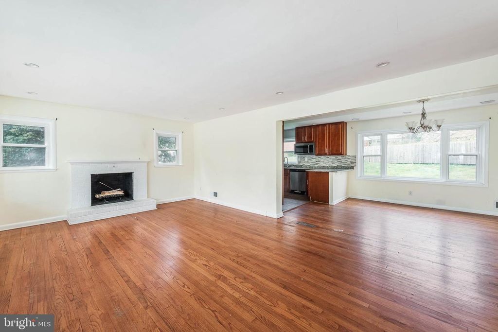 Image 1 of property listing at 6702 QUEENS FERRY RD, Baltimore, MD 21239