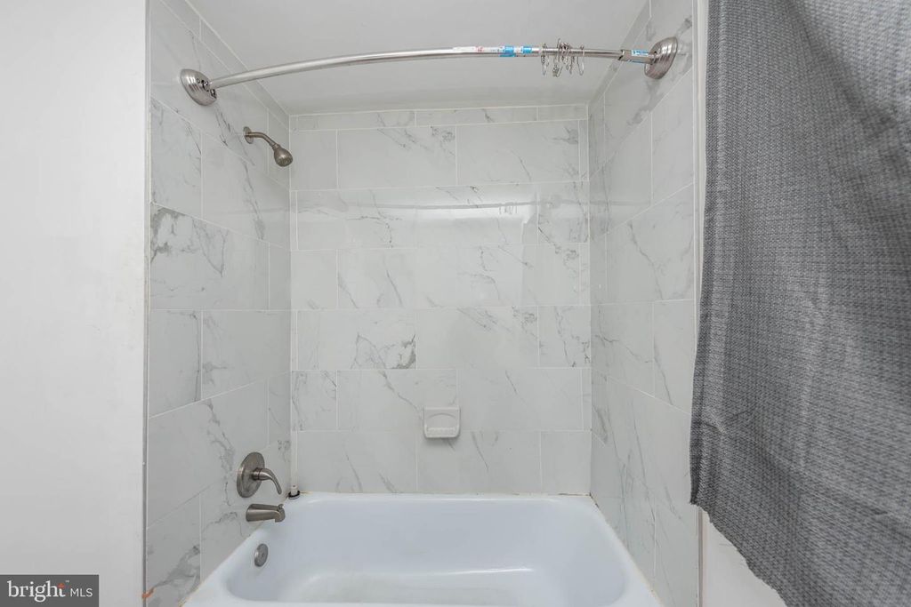Image 19 of property listing at 6702 QUEENS FERRY RD, Baltimore, MD 21239