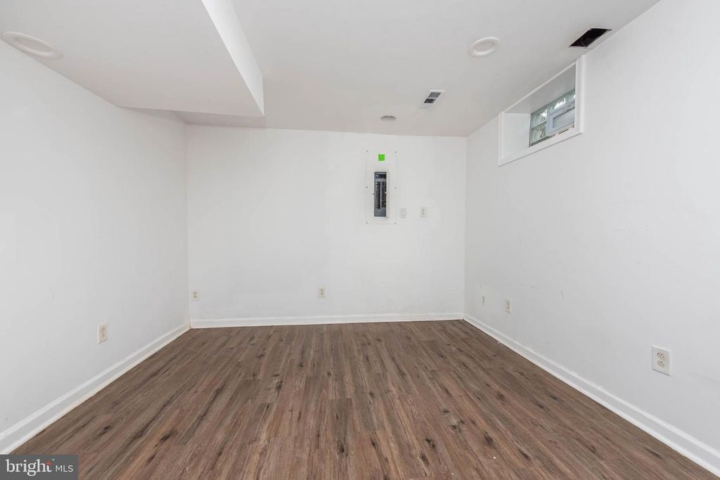 Image 28 of property listing at 6702 QUEENS FERRY RD, Baltimore, MD 21239