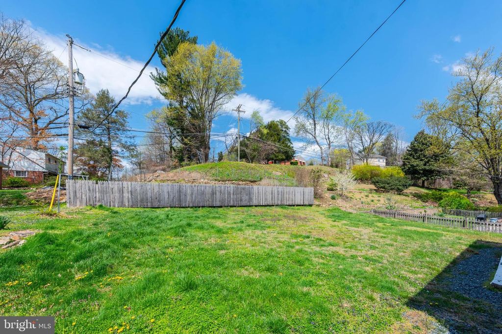 Image 32 of property listing at 6702 QUEENS FERRY RD, Baltimore, MD 21239